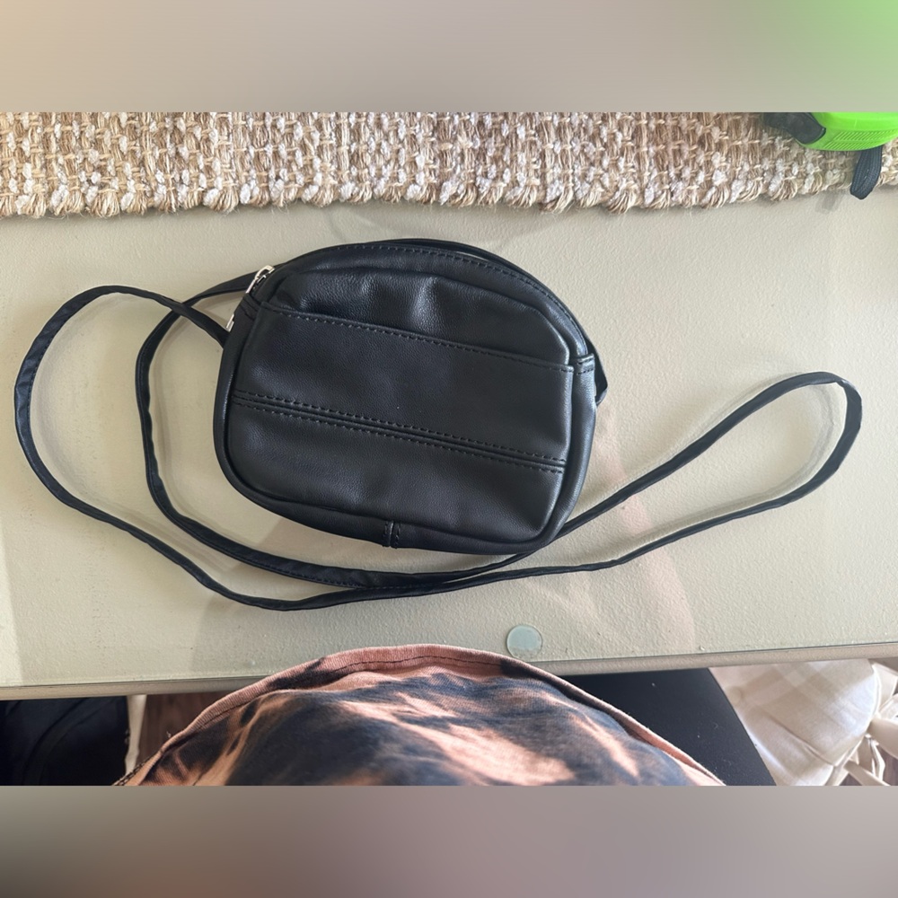Wilson’s leather crossbody bag